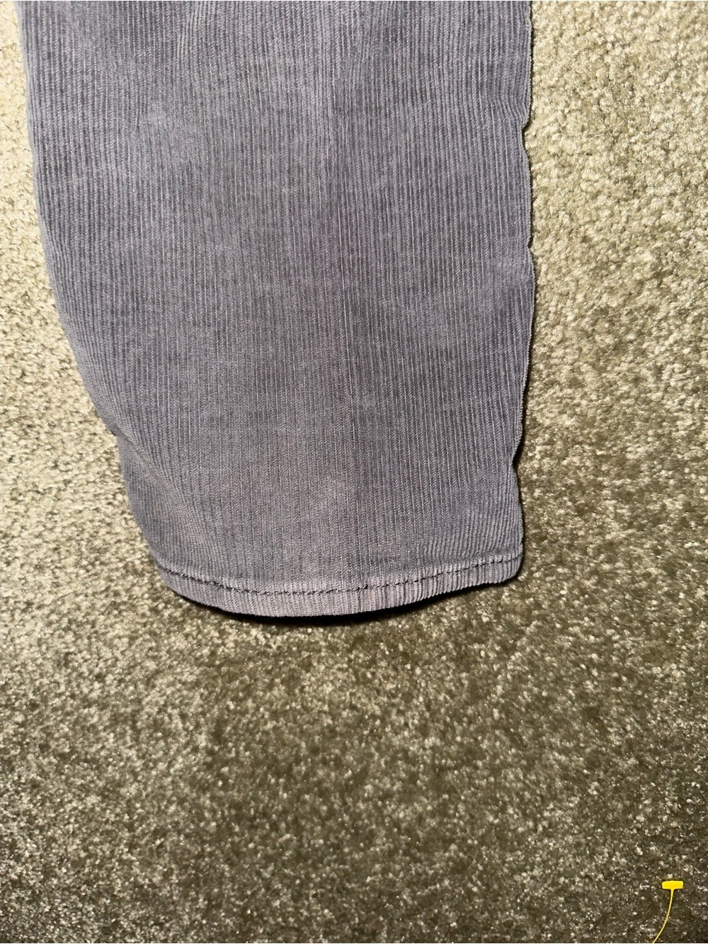 ⭐️ Levi's Men’s 34x32 Gray Corduroy Pants with Logo Tab - Picture 9 of 10